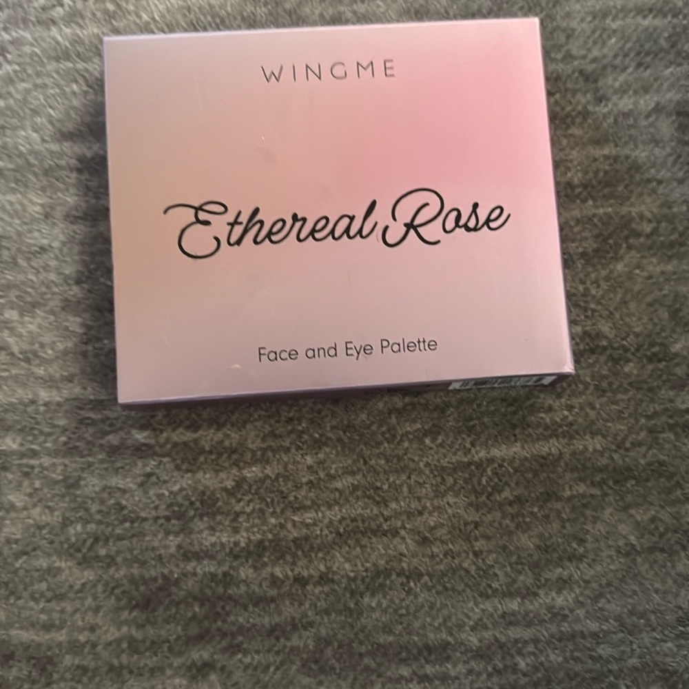 WingMe Ethereal Rose Face and Eye Palette - Picture 2 of 2